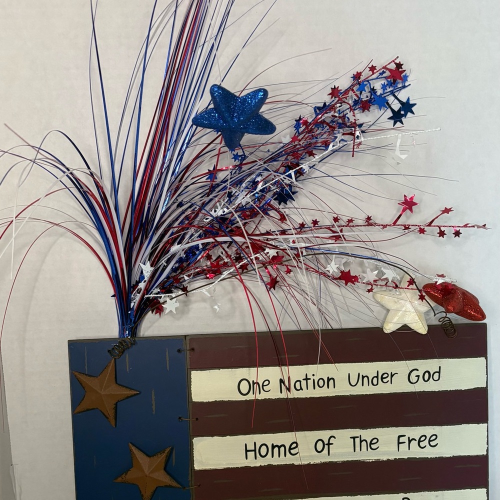 Patriotic Starburst Flag Wall Decor - Red White Blue 16 inches wide 9 tall